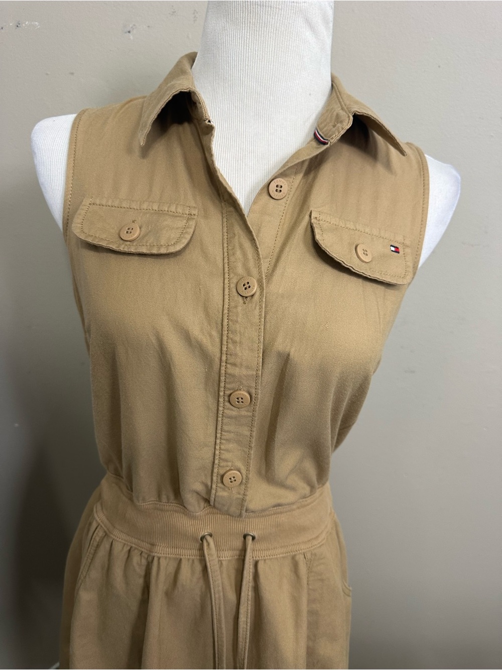 Tommy Hilfiger women’s XS Sleeveless Tie-Waist Shirt Dress in Camel - Picture 4 of 13